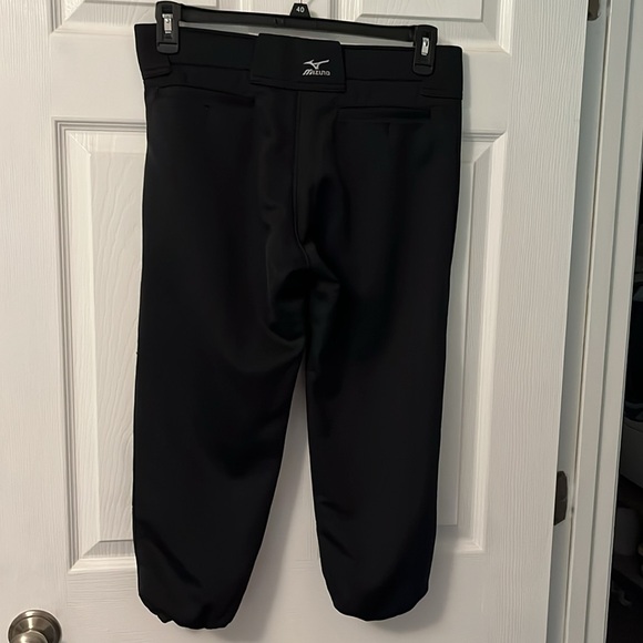 Mizuno Med Women’s Softball Pants! - Picture 2 of 3